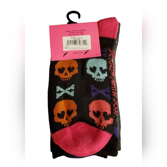 Women's New Betsey Johnson Sugar Skulls Dia De Los Muertos Crew Socks 3 Pairs - Picture 2 of 4